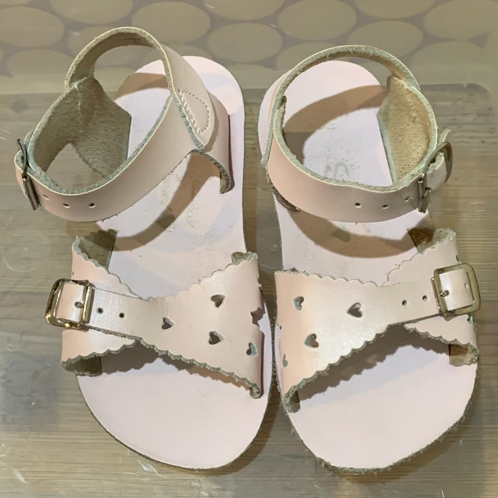 Sun Sans pink heart sandals